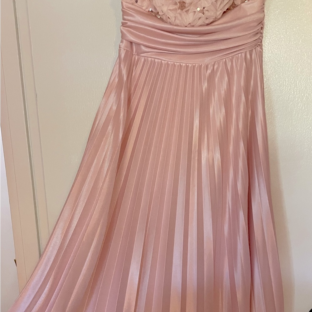 Pink pleated strapless floral gown - Picture 5 of 11
